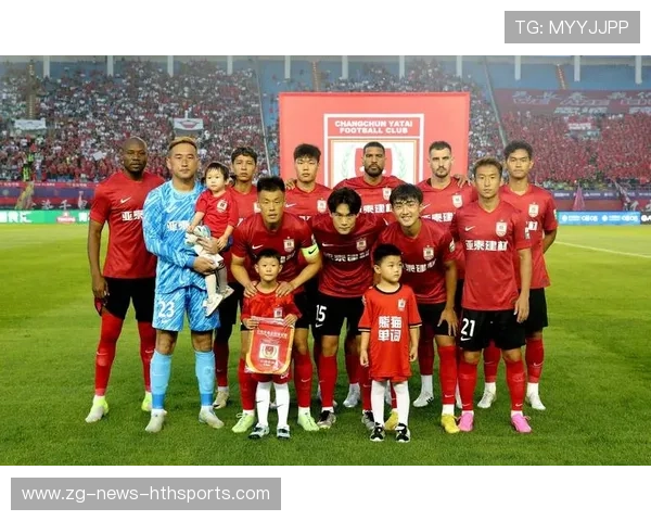 云南玉昆底线突破形成连串射门机会 云南玉昆底线突破形成连串射门机会